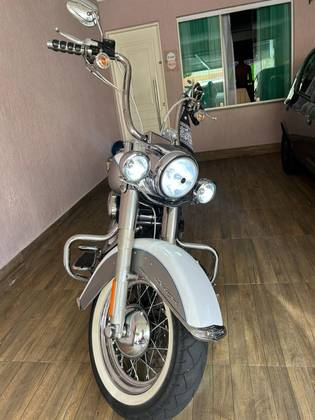 HARLEY-DAVIDSON SOFTAIL DELUXE 